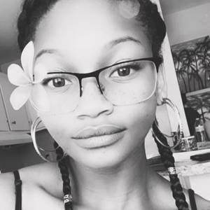 Meet your Posher, Lydia